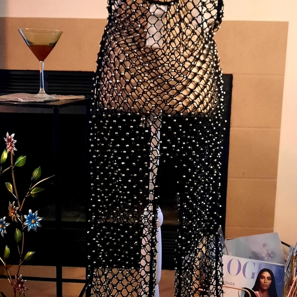 🩷NEW!⭐️ Fishnet gorgeous halter jumpsuit with grommets and stretch♥️ - Picture 4 of 6